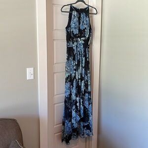 Women’s Maxi Dress Floral Print keyhole Navy. Lined
